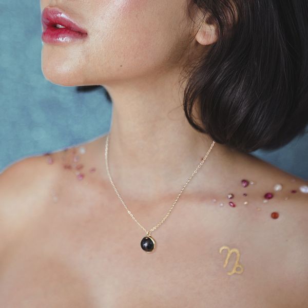 Набір Bijoux Indiscrets HOROSCOPE - Capricorn (Козеріг) вібратор на палець, гель для клітора, підвіс SO2316 фото