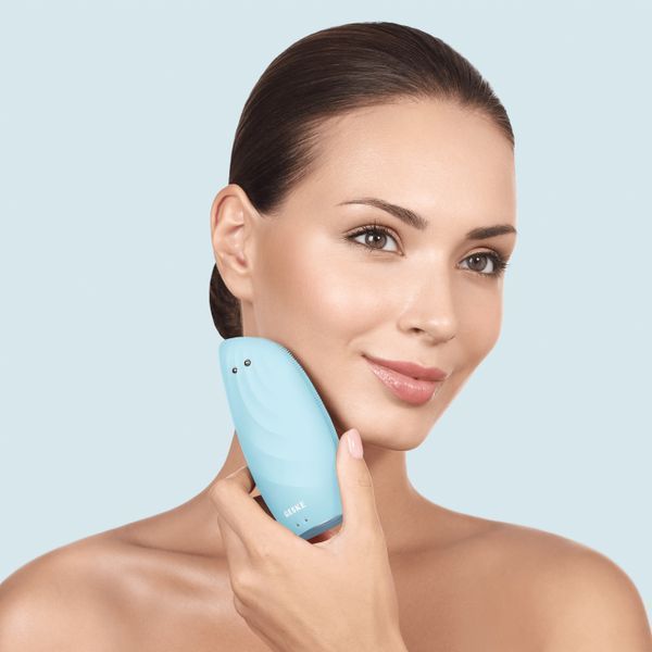 Очищувальна щітка для обличчя GESKE Sonic Thermo Facial Brush&Face-Lifter 8в1 turquoise HB0092 фото
