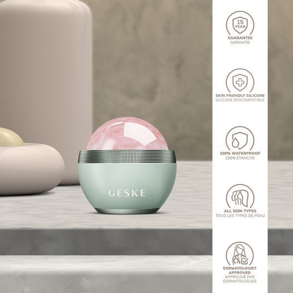 Кульковий масажер з рожевим кварцом GESKE SmartAppGuided Rose Quartz Depuffing Sphere 7in1 green HB0654 фото