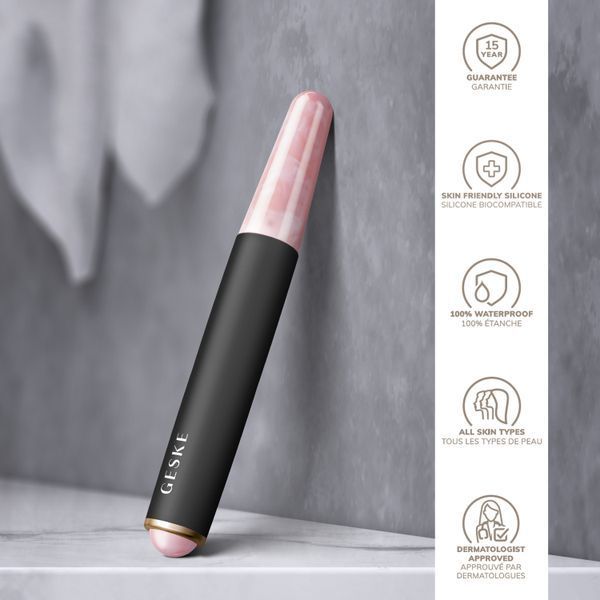Ручка-масажер для обличчя з рожевим кварцом GESKE SmartAppGuided Double-Sided Rose Quartz Depuffing Pen 7в1 gray HB0663 фото