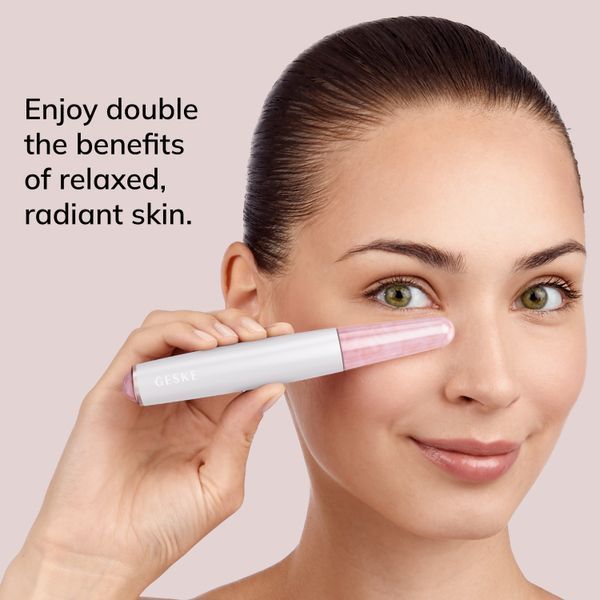 Ручка-масажер для обличчя з рожевим кварцом GESKE SmartAppGuided Double-Sided Rose Quartz Depuffing Pen 7в1 starlight HB0664 фото
