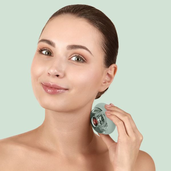 Масажер для обличчя та тіла GESKE Sonic Cool&Warm Face and Body Massager 9в1 green HB0277 фото