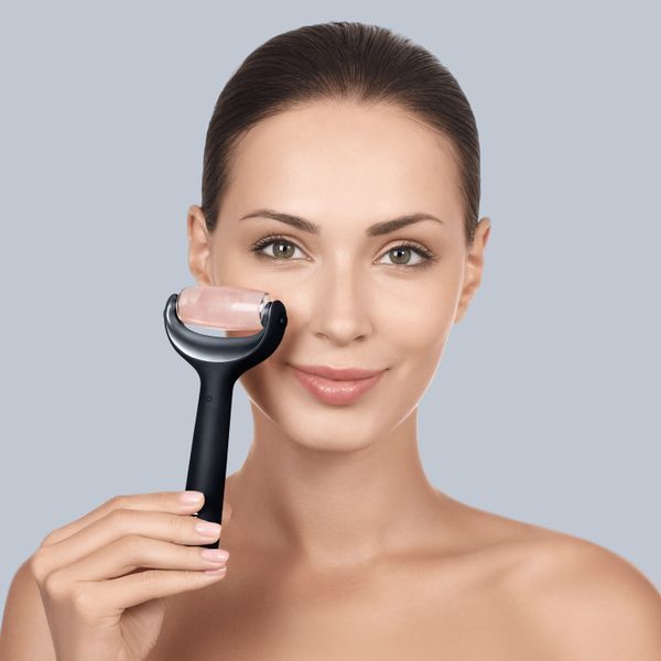 Ролер для голкової мезотерапії обличчя та тіла GESKE MicroNeedle Face&Body Roller 9в1 black HB0212 фото