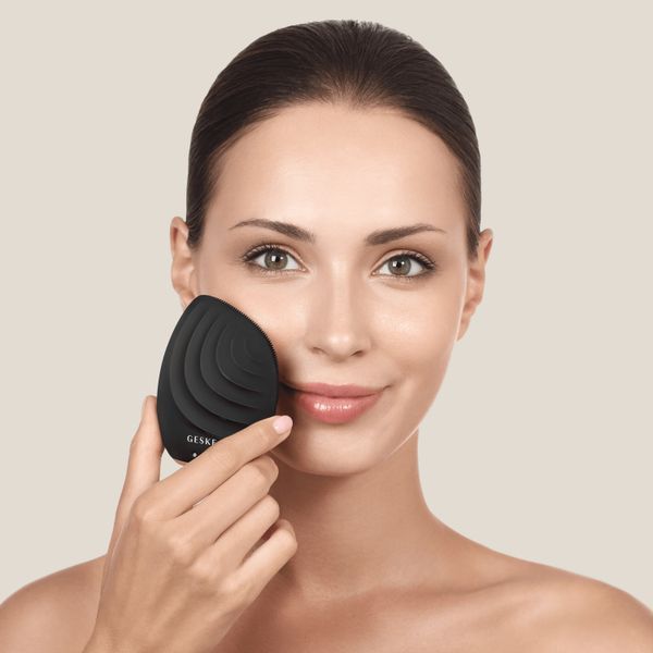 Електронна ультразвукова щітка для обличчя GESKE Sonic Facial Brush 5в1 gray HB0064 фото