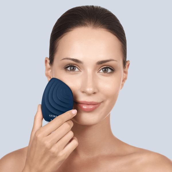 Електронна ультразвукова щітка для обличчя GESKE Sonic Facial Brush 5в1 midnight HB0067 фото