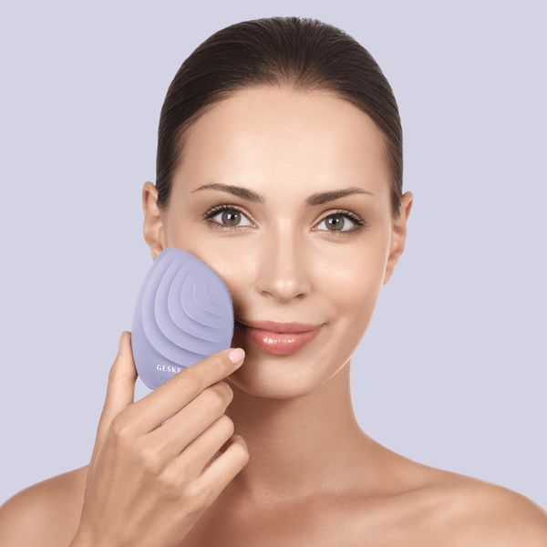 Електронна ультразвукова щітка для обличчя GESKE Sonic Facial Brush 5в1 purple HB0068 фото