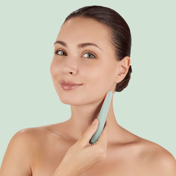 Пристрій для зміцнення і тонізації шкіри обличчя GESKE Skin Firming Wand 7в1 green HB0429 фото