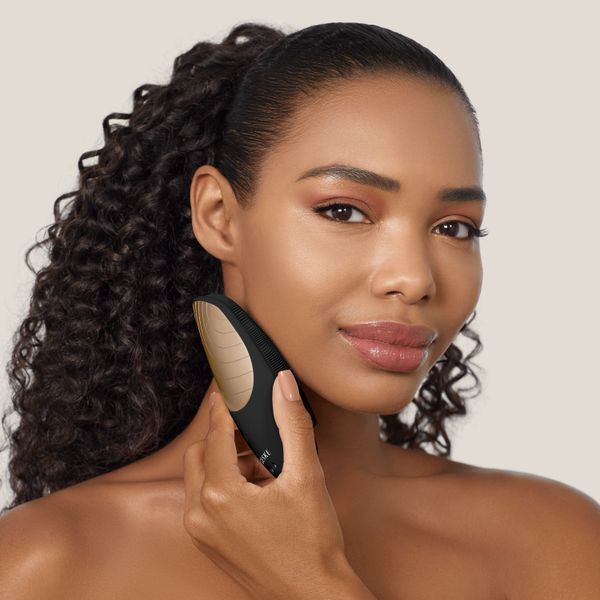 Електронна звукова термо щітка для обличчя GESKE Sonic Thermo Facial Brush 6в1 gray HB0075 фото