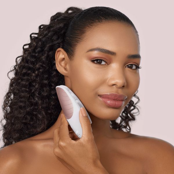 Електронна звукова термо щітка для обличчя GESKE Sonic Thermo Facial Brush 6в1 starlight HB0077 фото